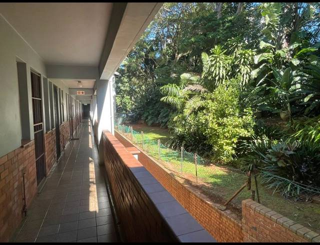 3 BEDROOM APARTMENT FOR SALE IN GLENWOOD